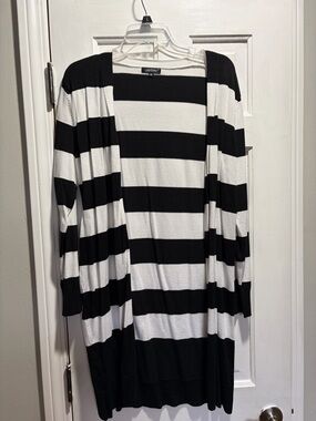 Black and White Horizontal Stripe Open Cardigan